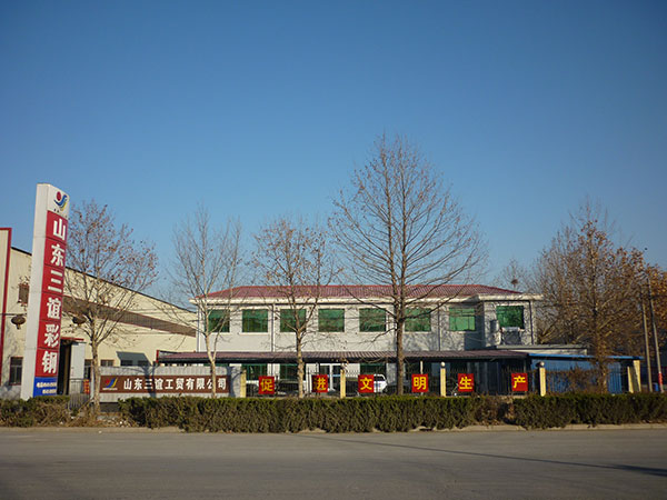 山東三誼彩涂板制作工藝解析：以創(chuàng)新清洗技術(shù)為核心的全流程優(yōu)化